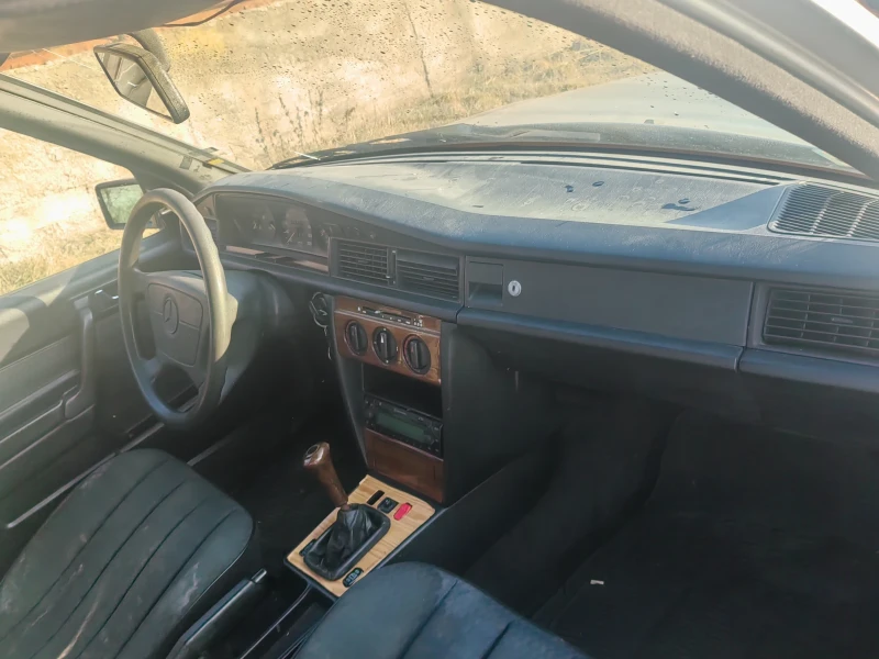 Mercedes-Benz 190 2.0Е ОТЛИЧНО СЪСТОЯНИЕ , снимка 14 - Автомобили и джипове - 53168350