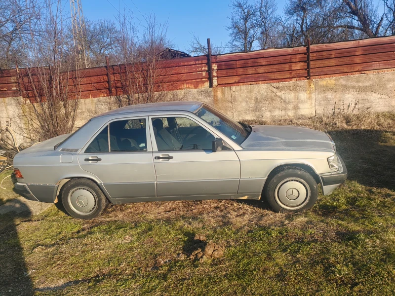 Mercedes-Benz 190 2.0Е ОТЛИЧНО СЪСТОЯНИЕ , снимка 4 - Автомобили и джипове - 53168350