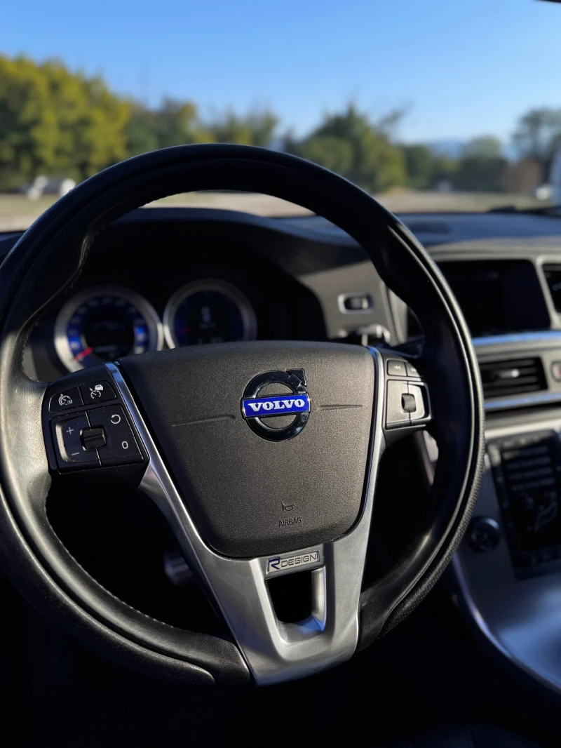Volvo V60 2.4 D5, снимка 2 - Автомобили и джипове - 53396885