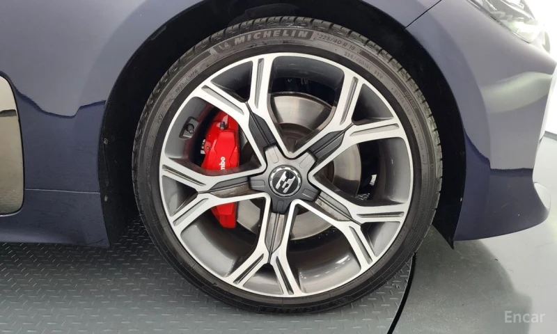 Kia Stinger, снимка 5 - Автомобили и джипове - 53459388