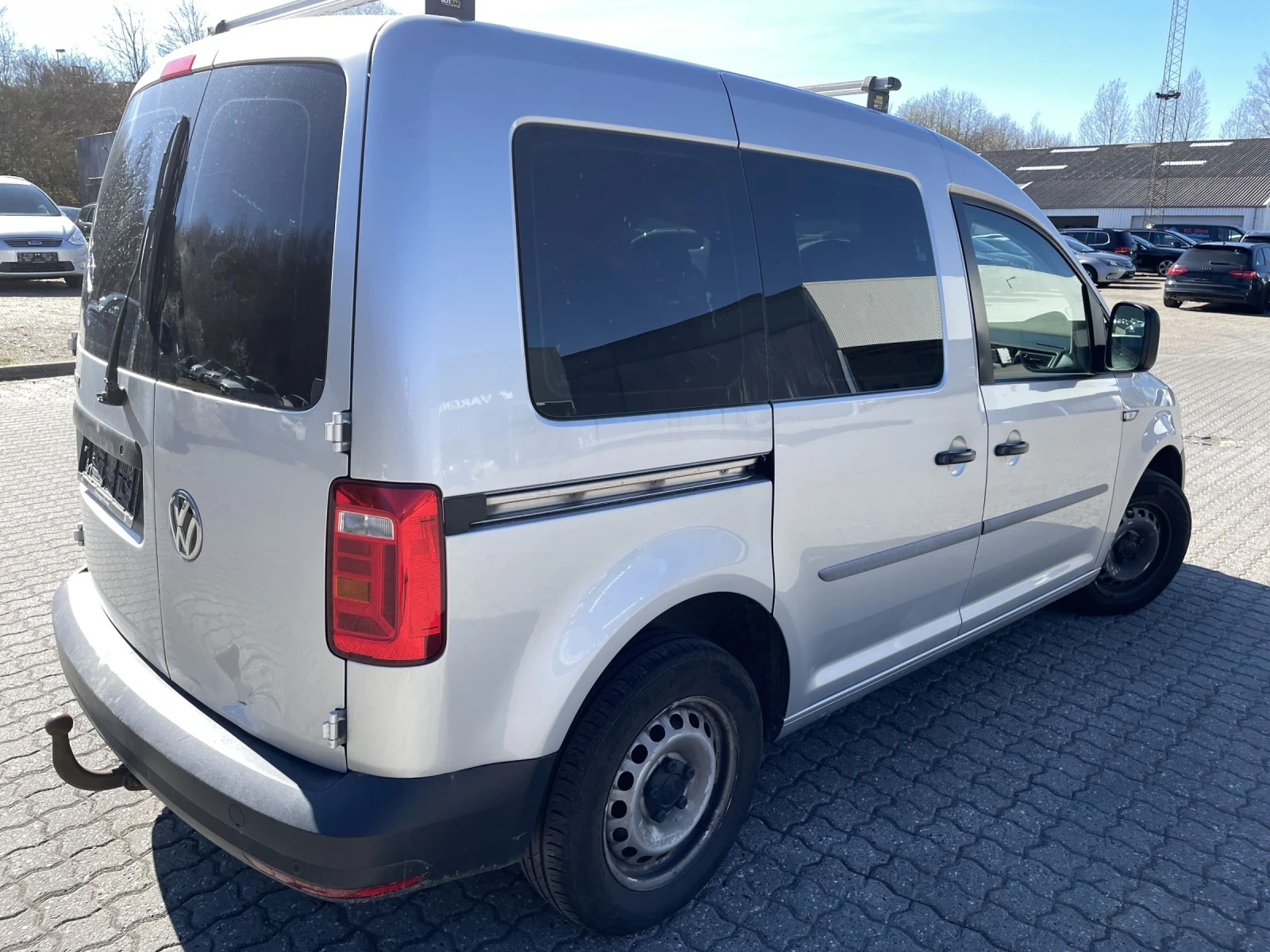 VW Caddy 2.0 TDI / DSG6 / N1 / VAT - изображение 7