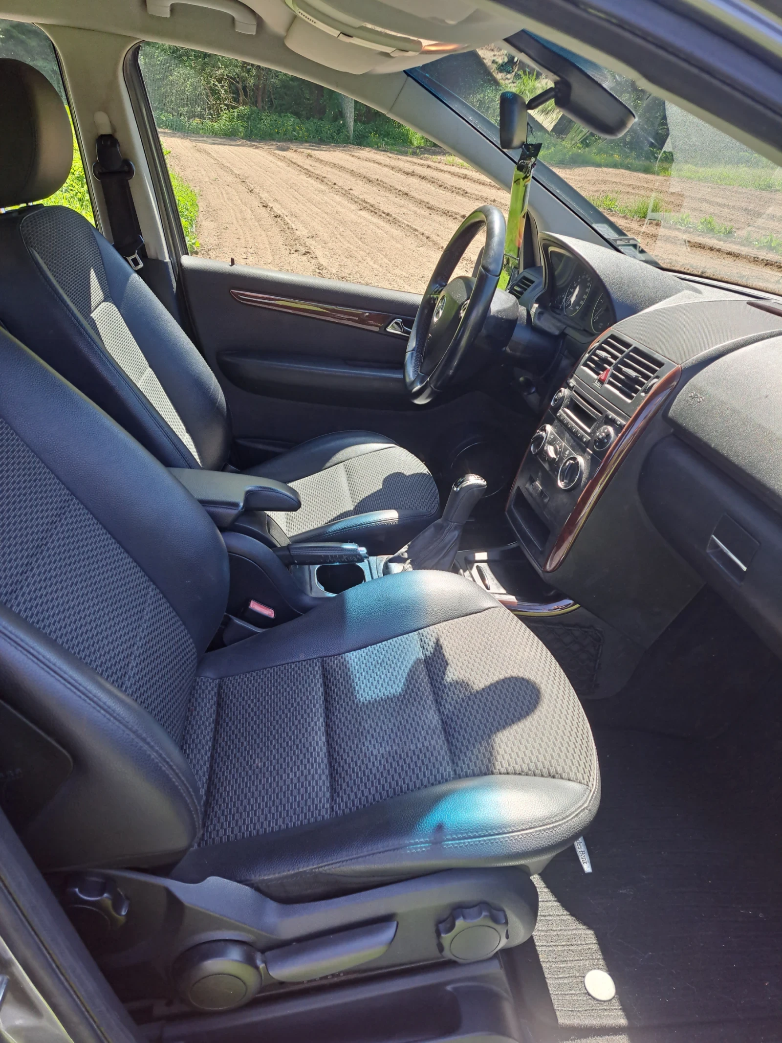 Mercedes-Benz A 180  - изображение 8