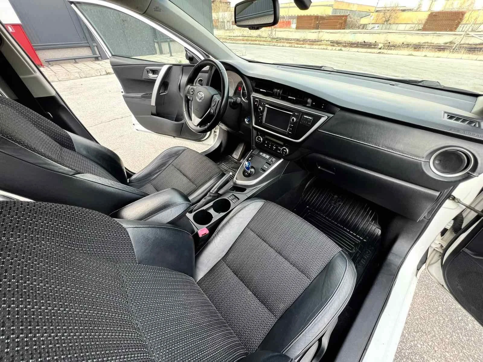 Toyota Auris 1.8 НОВА БАТЕРИЯ - ТОП - изображение 8