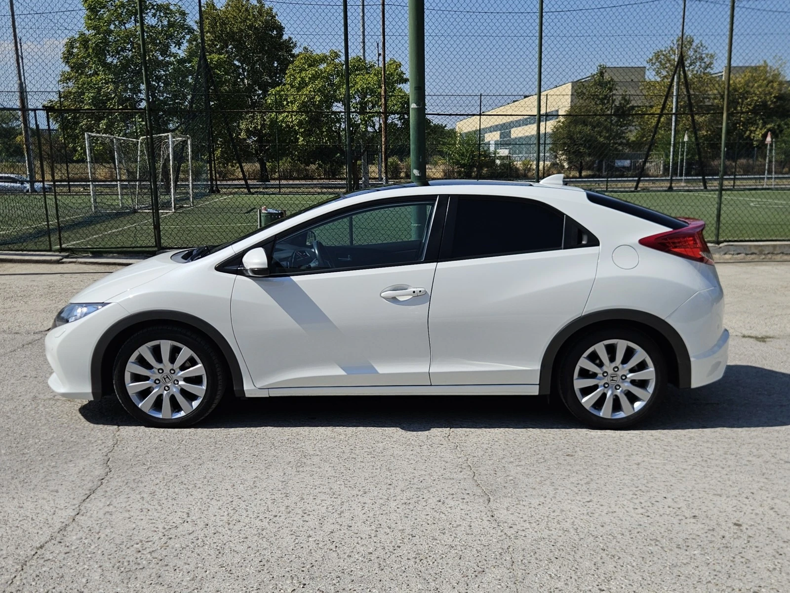 Honda Civic 1.8i-VTEC 115х.км Keyless Panorama  - изображение 8