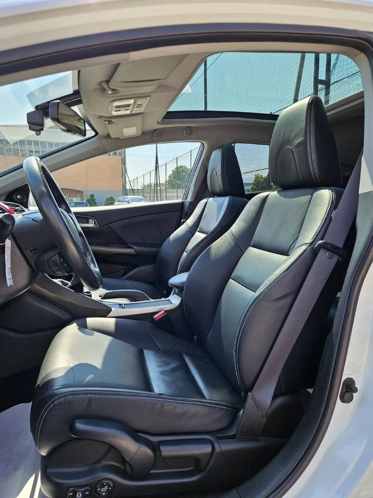 Honda Civic 1.8i-VTEC 115х.км Keyless Panorama  - изображение 10