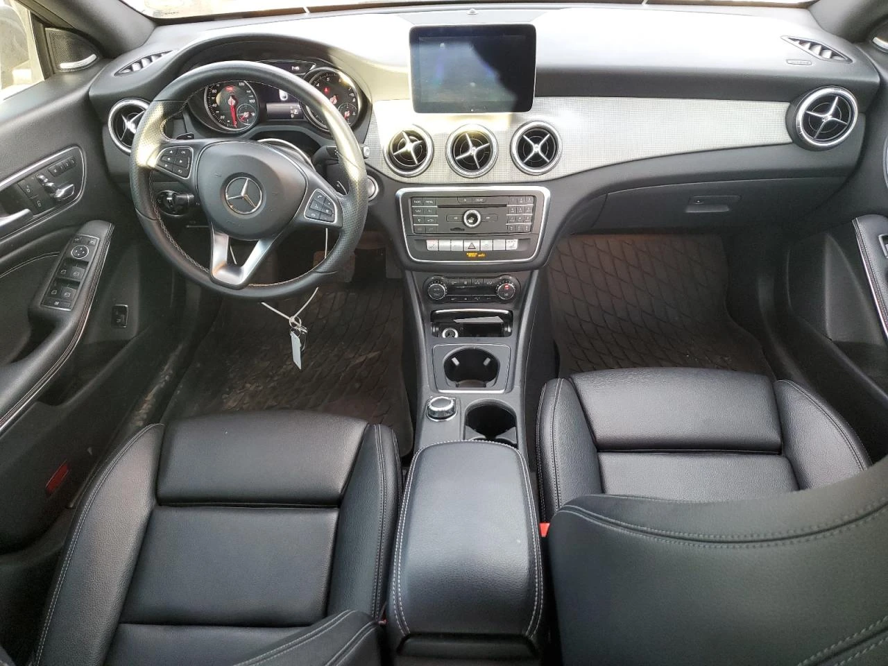 Mercedes-Benz CLA 250 CLA250* 4Matic* Keyless* Подгрев - изображение 8