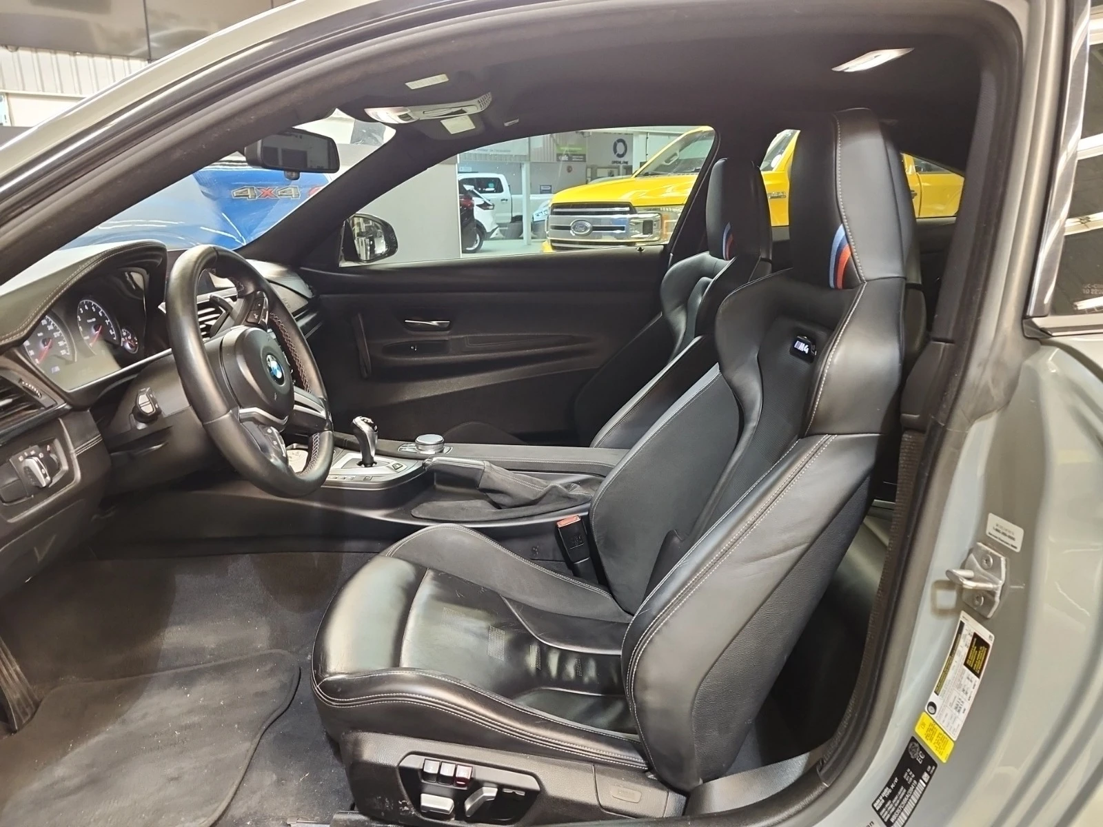 BMW M4 CS CARFAX * *   * *  | Mobile.bg   11