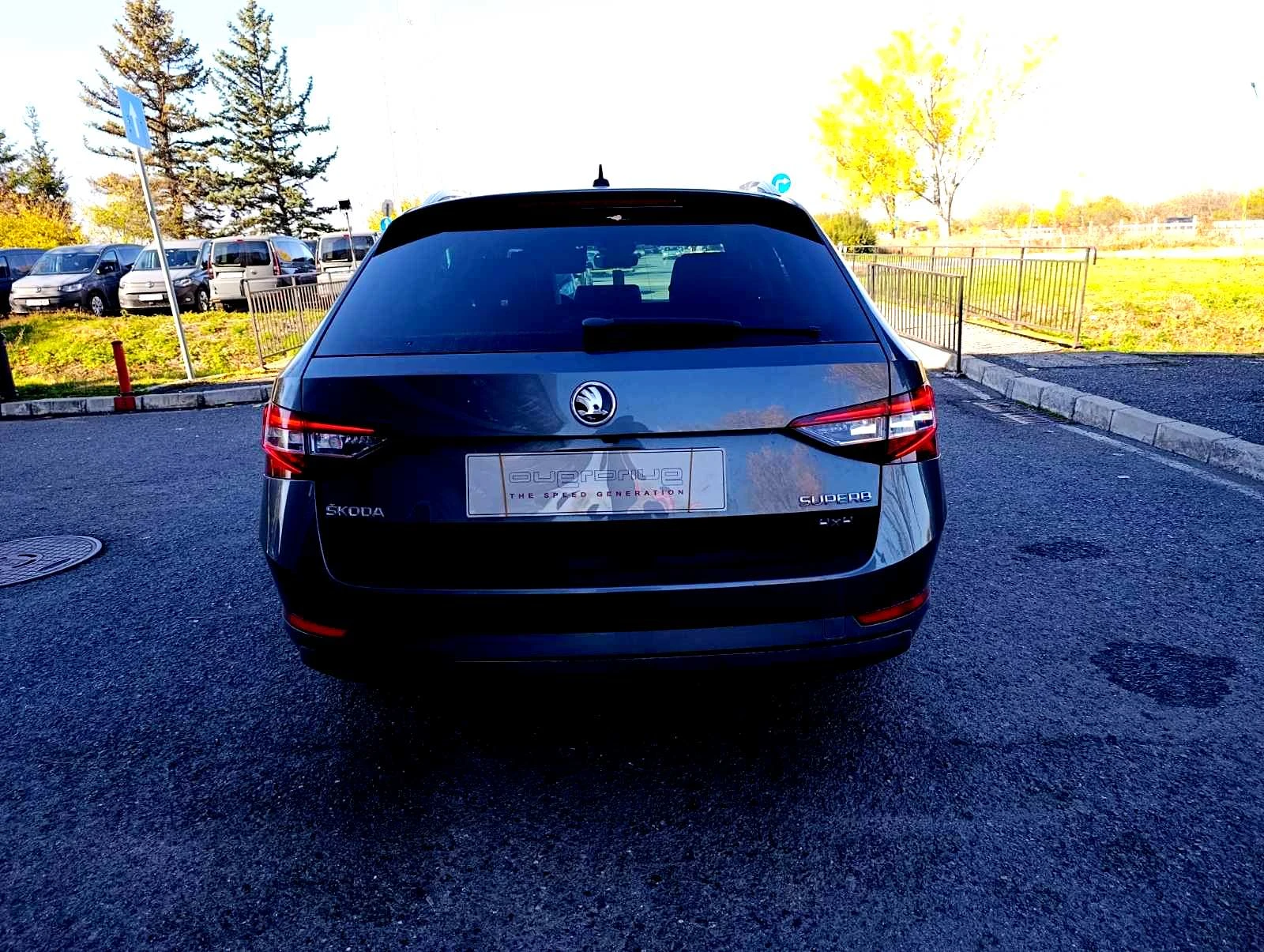 Skoda Superb 2.0 TDI DSG L&K 4x4 - изображение 6