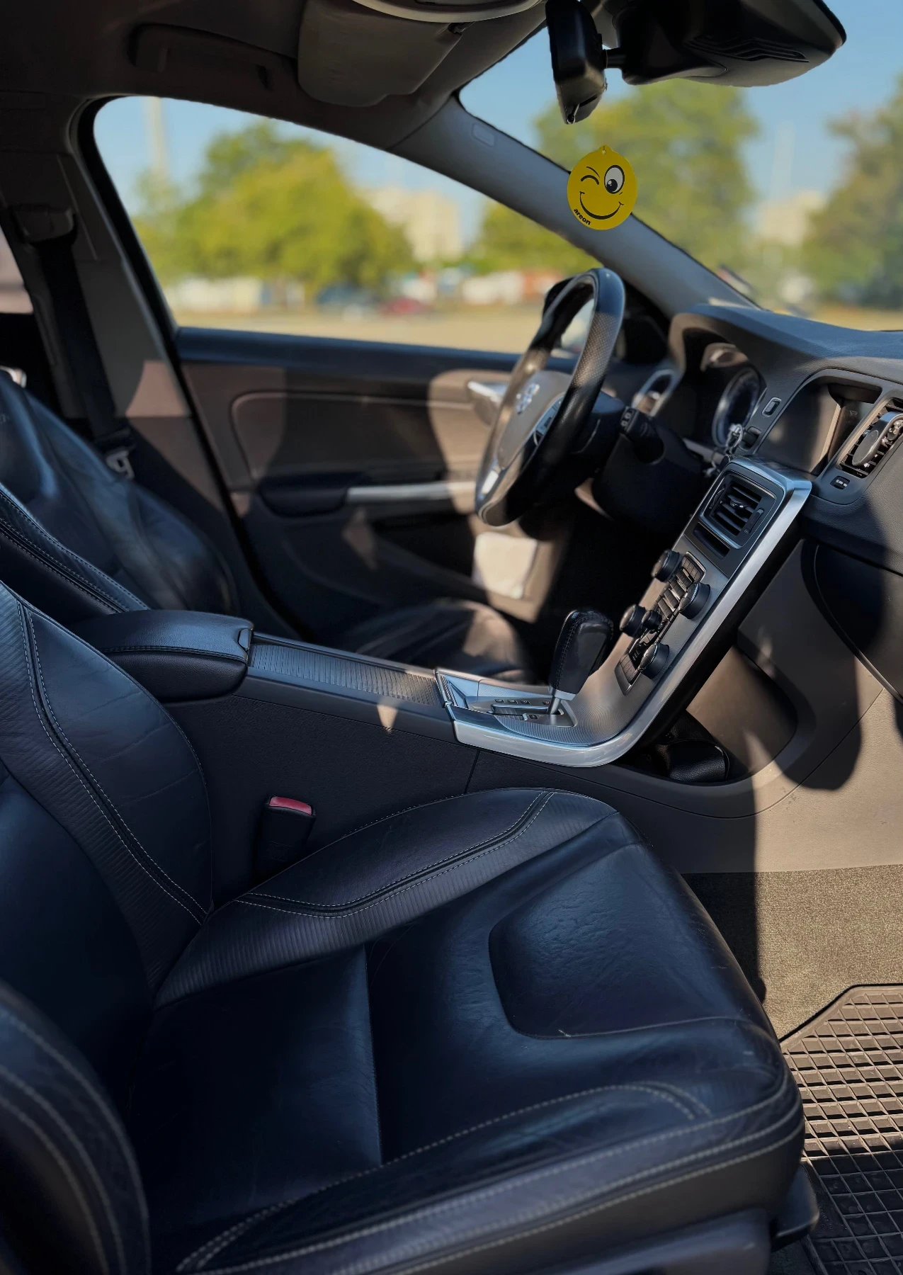 Volvo V60 2.4 D5 - изображение 4