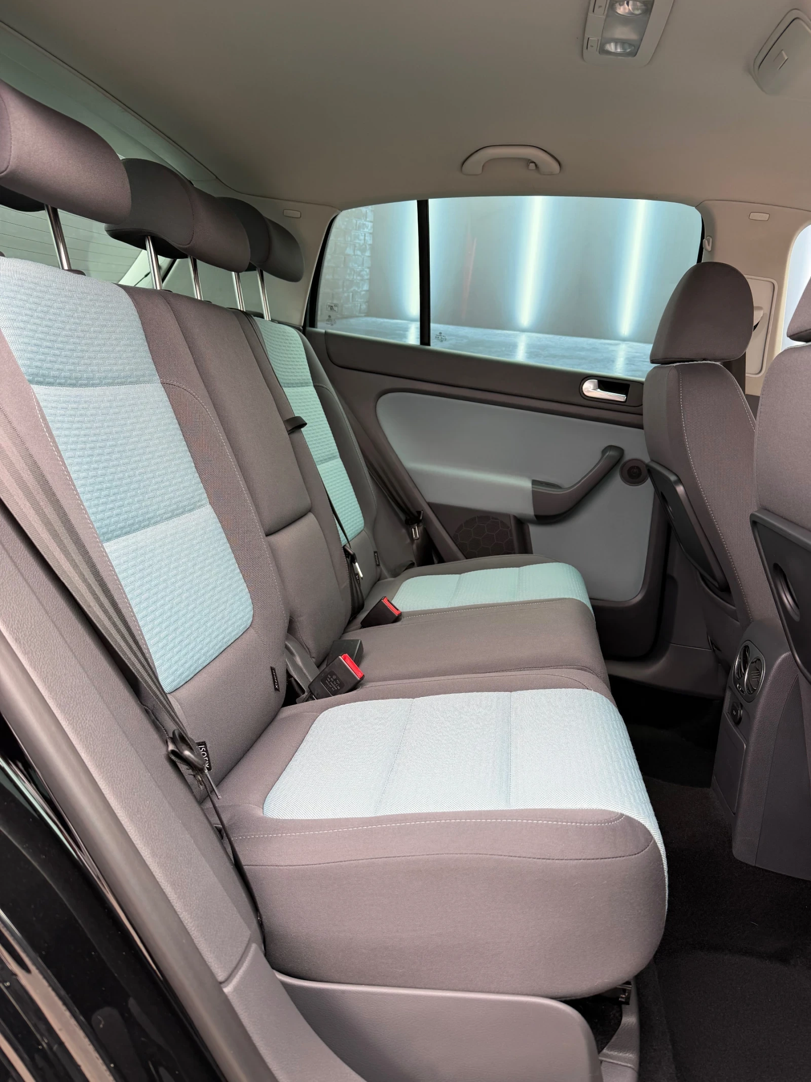 VW Golf Plus 2.0 TDI, снимка 13 - Автомобили и джипове - 53995608