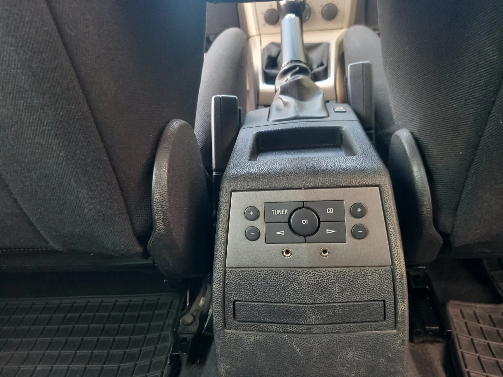 Opel Astra H 1.9 150k Панорама!, снимка 10 - Автомобили и джипове - 54049799