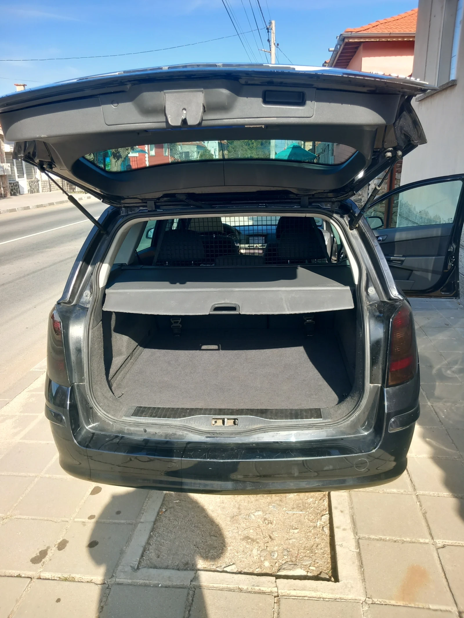 Opel Astra H 1.9 150k Панорама!, снимка 4 - Автомобили и джипове - 54049799