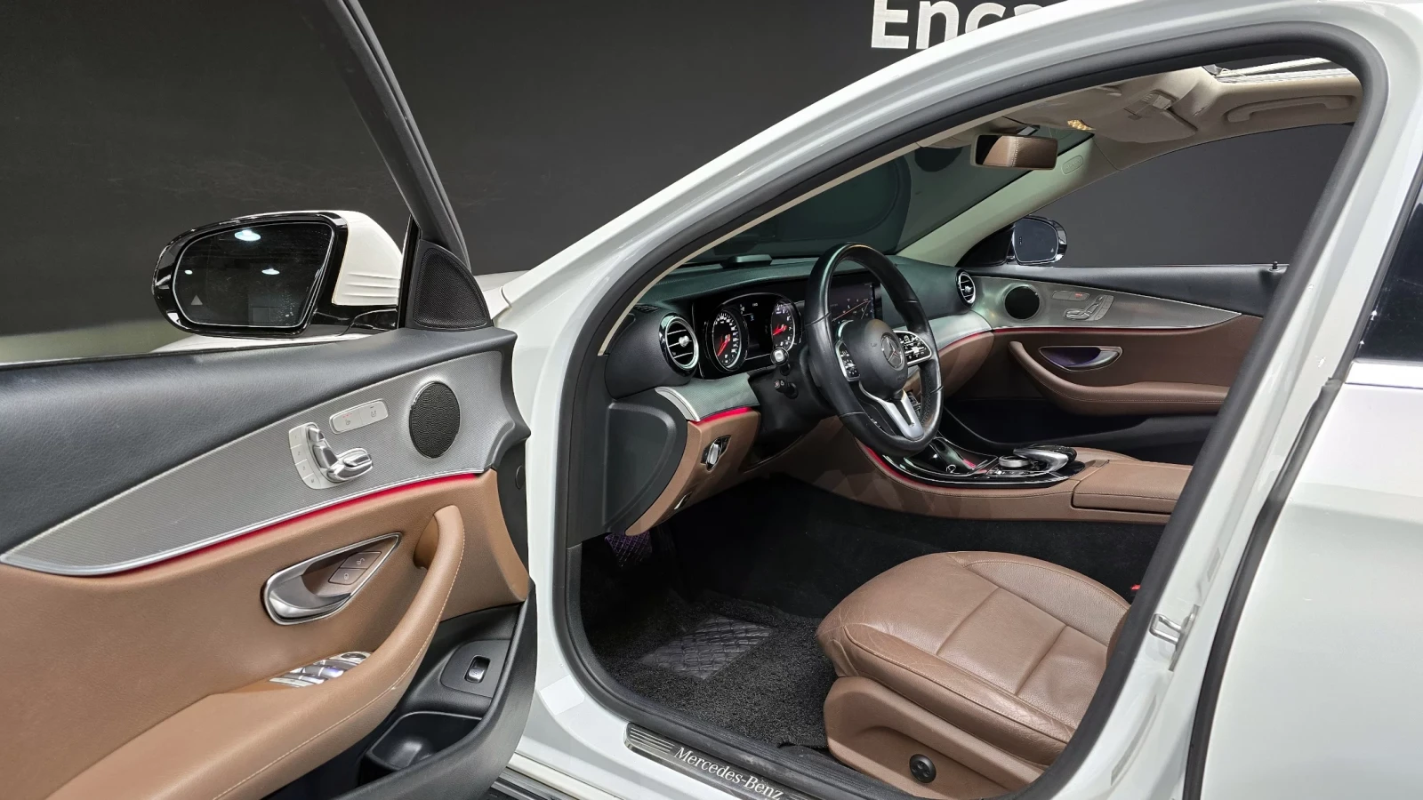 Mercedes-Benz E 300  Avantgarde Disi* Подгрев/Обдухване, снимка 6 - Автомобили и джипове - 54621321