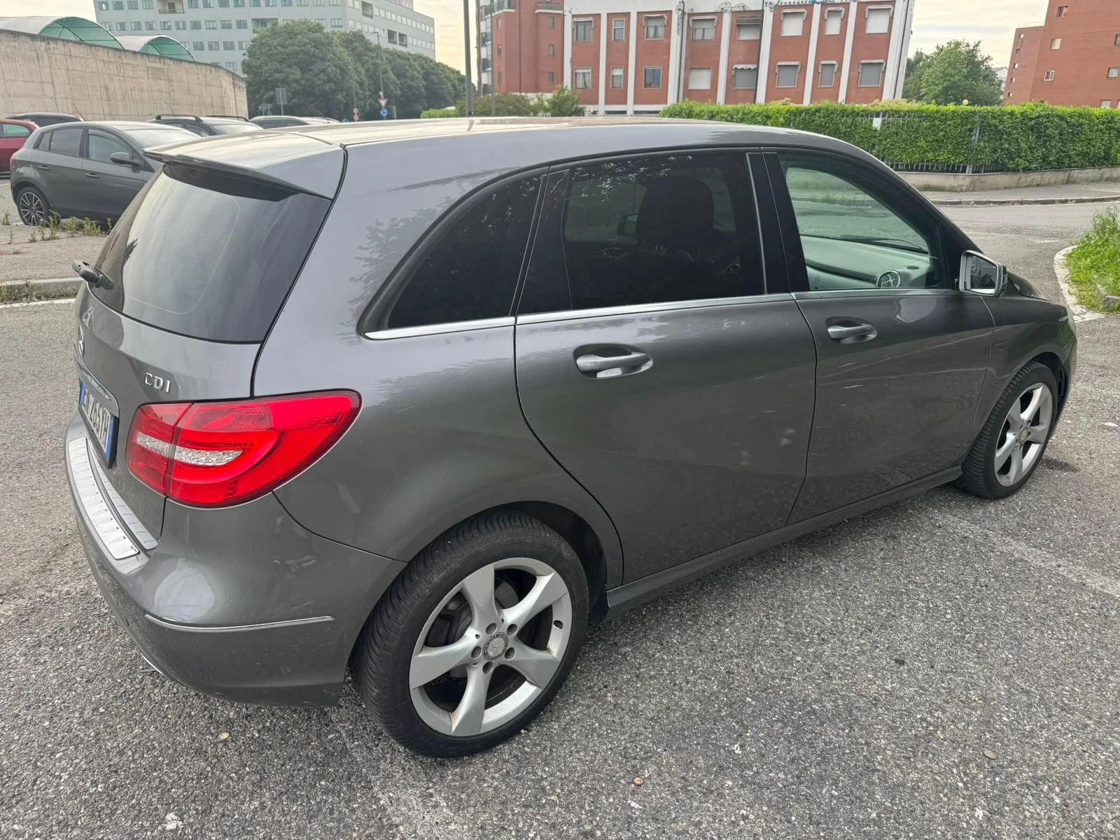 Mercedes-Benz B 180, снимка 4 - Автомобили и джипове - 54649913