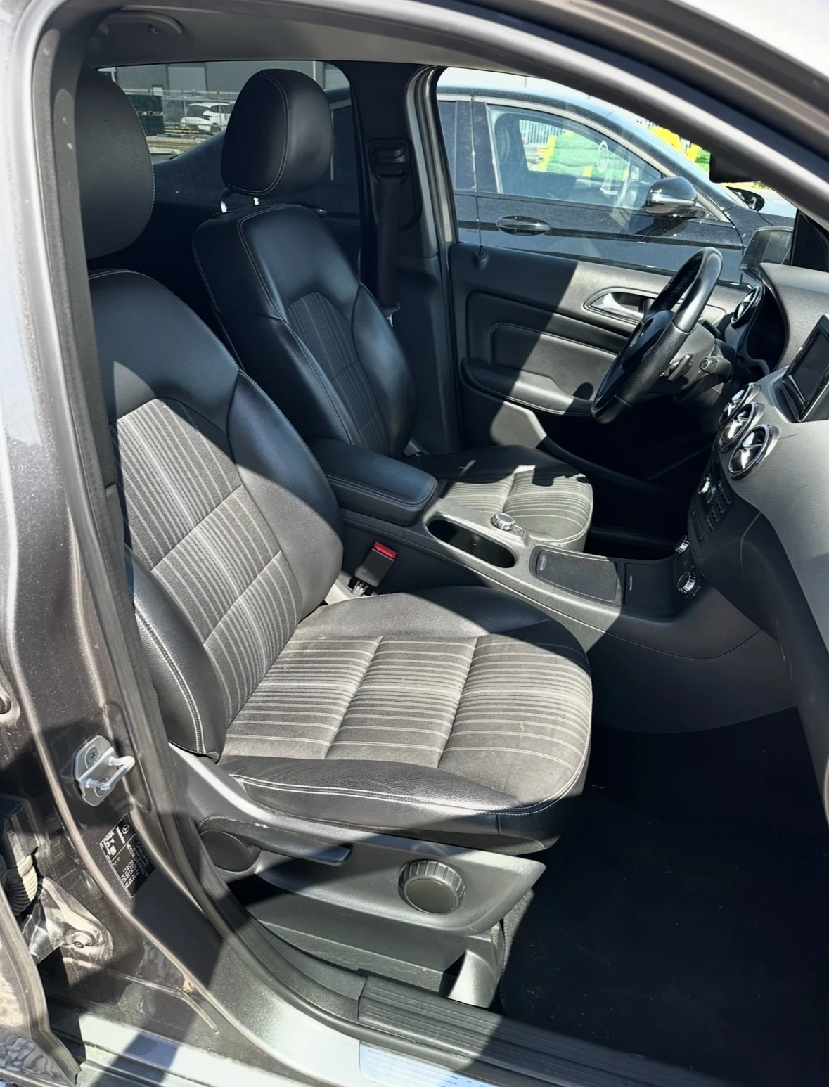 Mercedes-Benz B 180, снимка 15 - Автомобили и джипове - 54649913