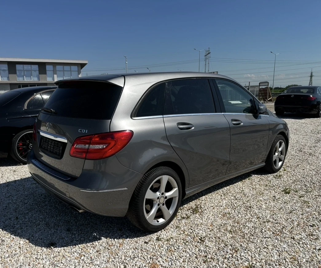 Mercedes-Benz B 180, снимка 5 - Автомобили и джипове - 54649913