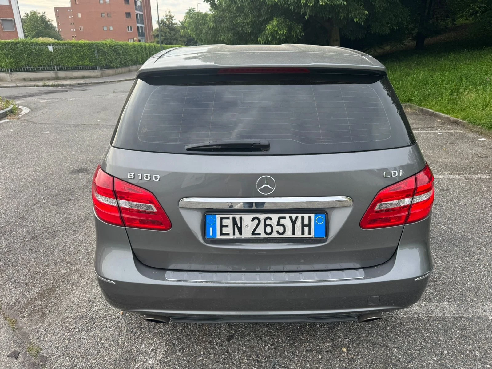 Mercedes-Benz B 180, снимка 2 - Автомобили и джипове - 54649913