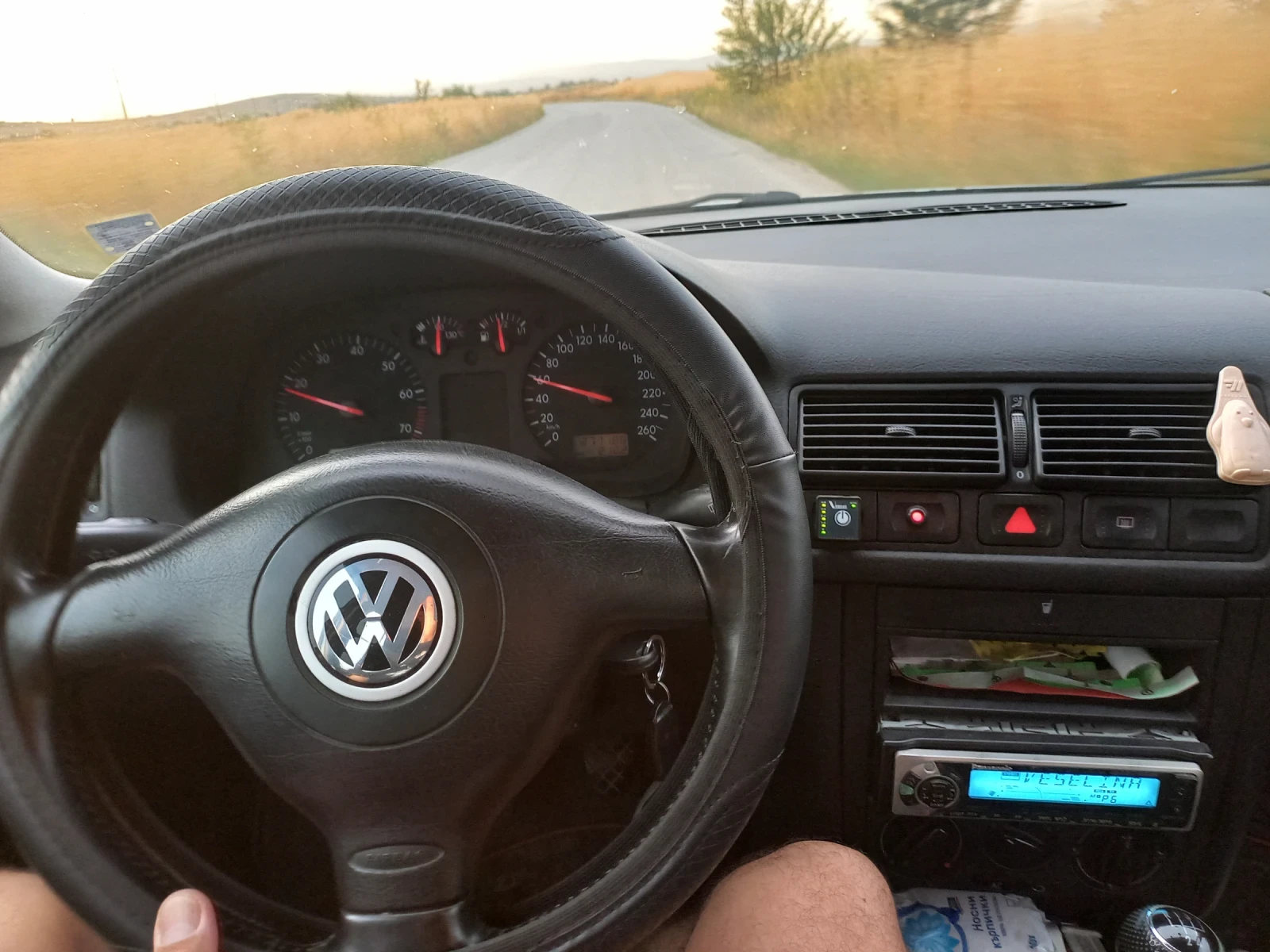 VW Golf 1.6 AKL 8 клапана, снимка 2 - Автомобили и джипове - 54973361