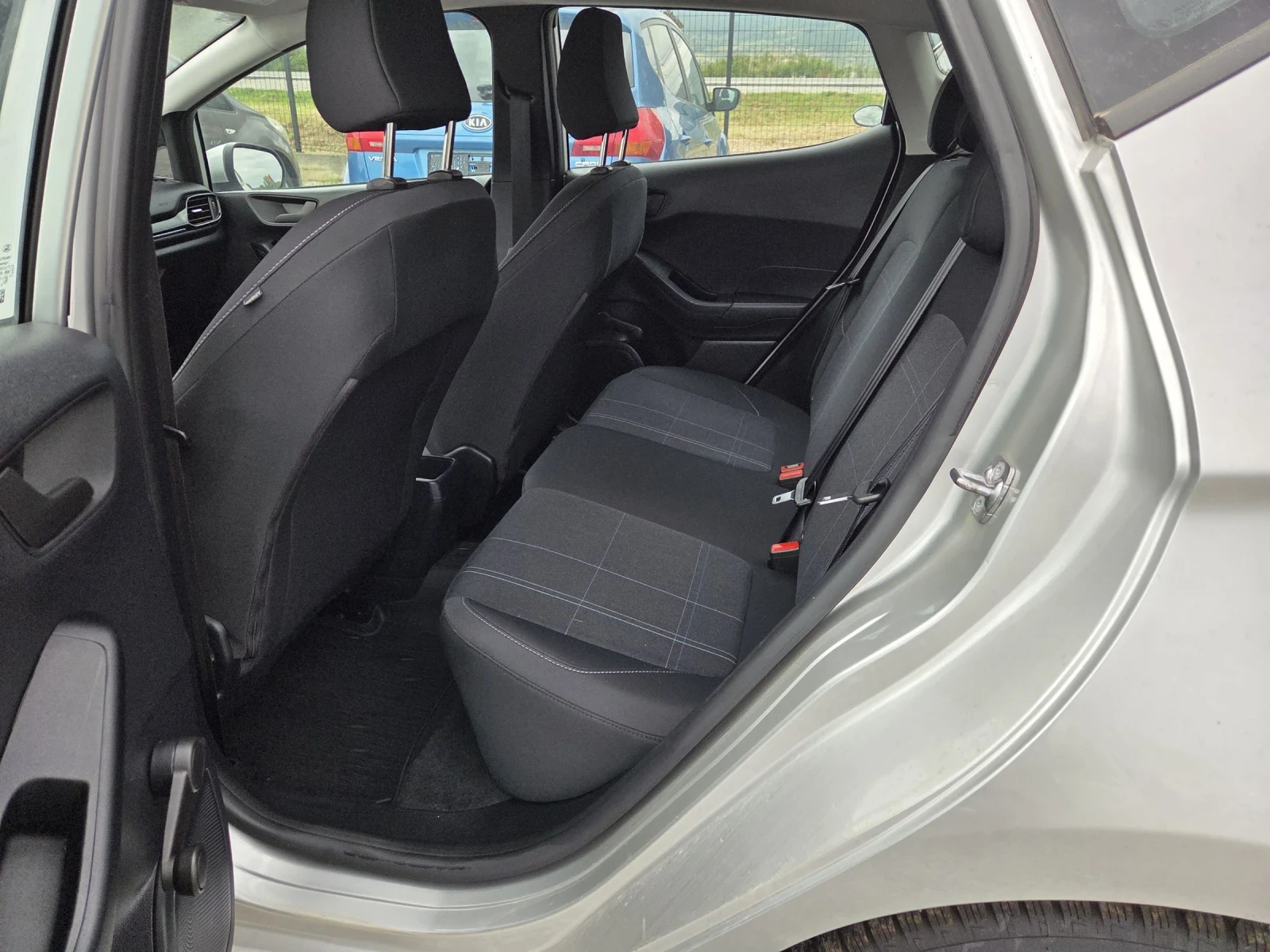 Ford Fiesta 1.0 ecoboost , снимка 11 - Автомобили и джипове - 55101487