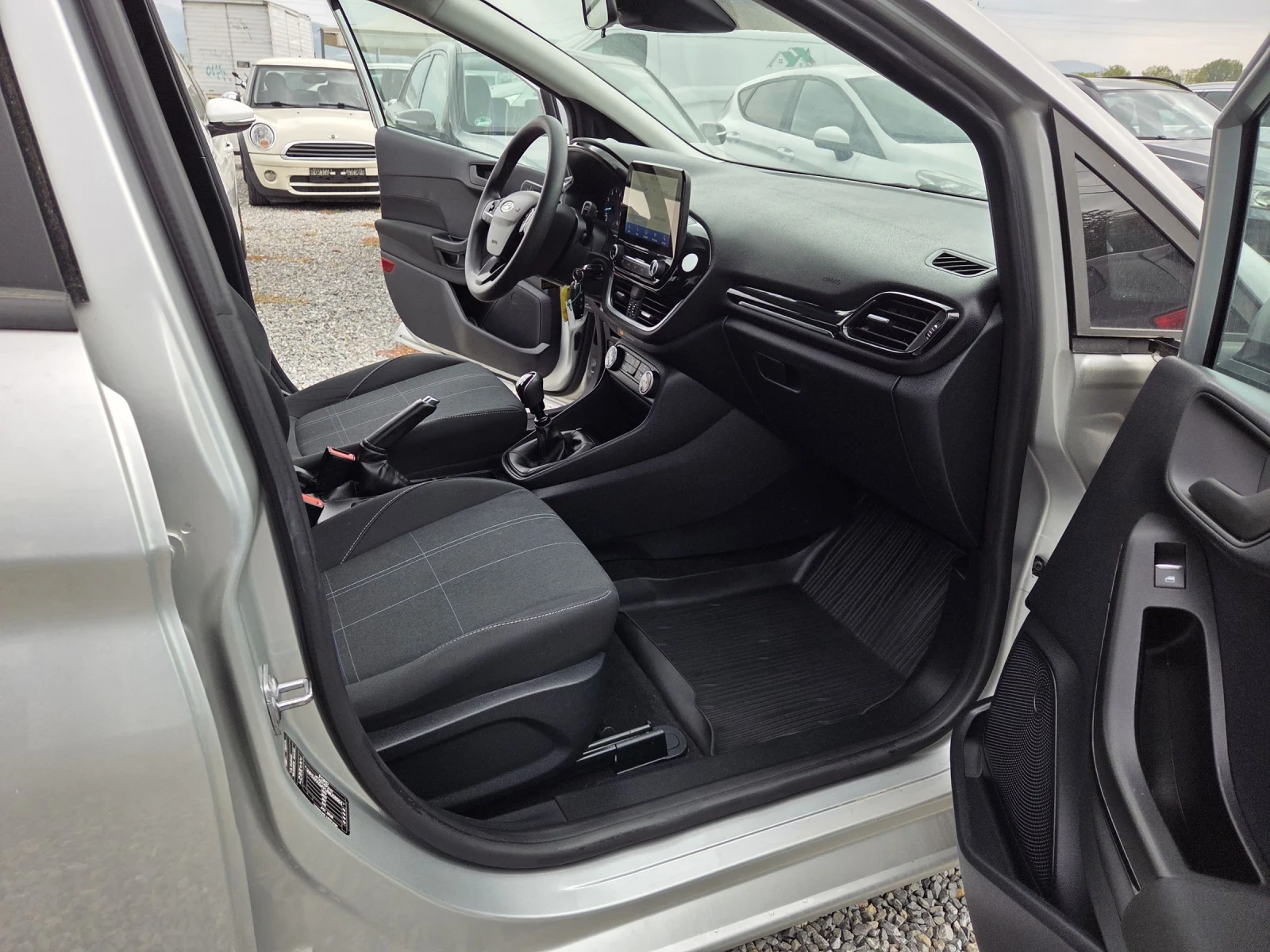 Ford Fiesta 1.0 ecoboost , снимка 8 - Автомобили и джипове - 55101487