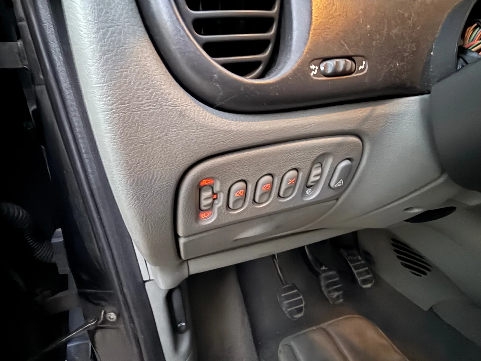 Renault Scenic 1.6 ТОП СЪСТОЯНИЕ, снимка 9 - Автомобили и джипове - 55226394