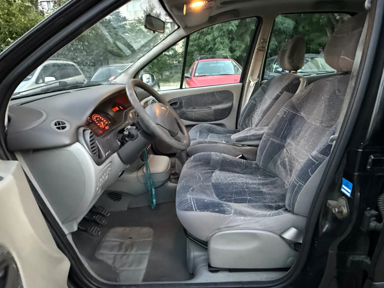 Renault Scenic 1.6 ТОП СЪСТОЯНИЕ, снимка 10 - Автомобили и джипове - 55226394