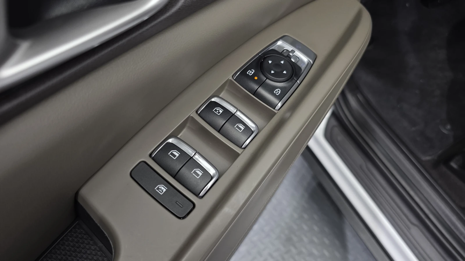 Kia Carnival BLIND SPOT* ПОДГРЕВ ВОЛАН* КРАЙНА ЦЕНА, снимка 13 - Автомобили и джипове - 55595096