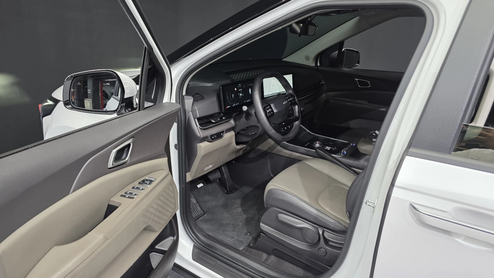 Kia Carnival BLIND SPOT* ПОДГРЕВ ВОЛАН* КРАЙНА ЦЕНА, снимка 10 - Автомобили и джипове - 55595096