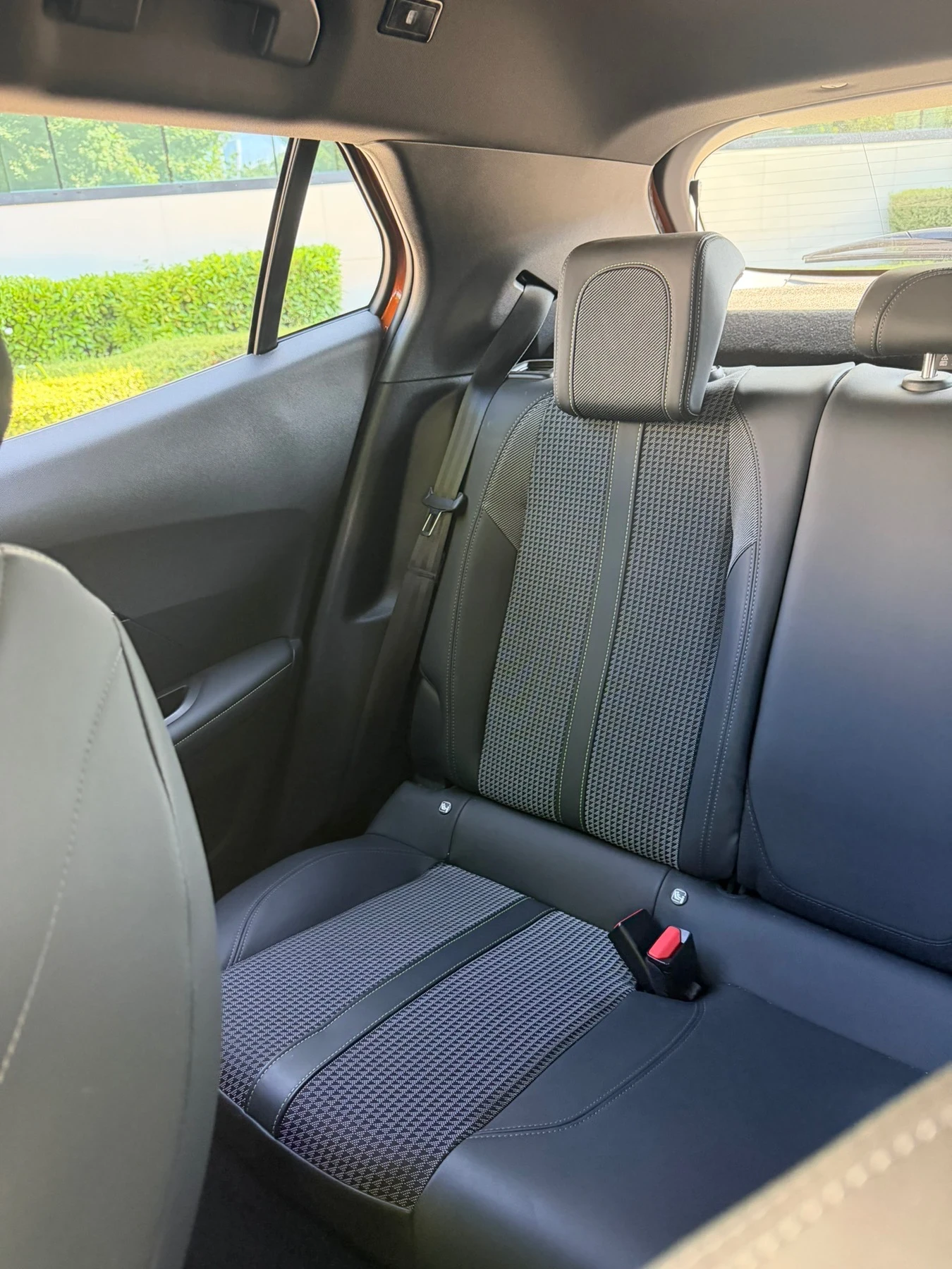 Peugeot 2008 GT Line, 1.2, 130 к.с. EAT8, снимка 7 - Автомобили и джипове - 55683835