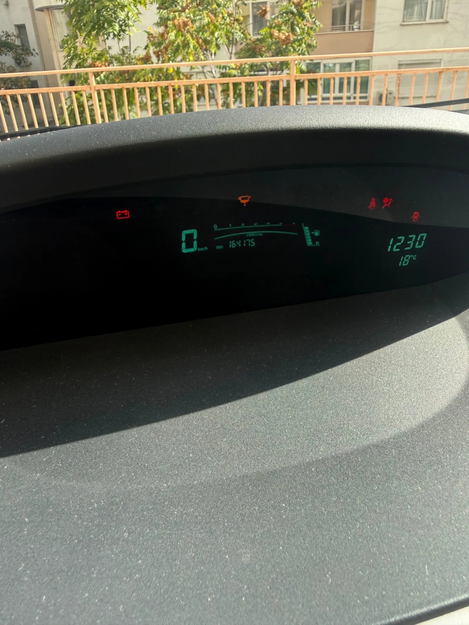 Toyota Yaris 1.4, снимка 8 - Автомобили и джипове - 56074112