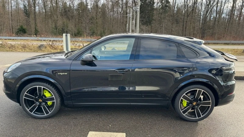 Porsche Cayenne COUPE E-HYBRID PANO LED - MATRIX 360 CAMERA , снимка 2 - Автомобили и джипове - 44499788