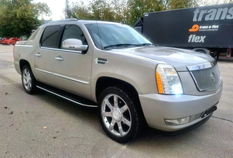 Cadillac Escalade EXT6.2L LPG, снимка 1 - Автомобили и джипове - 48504729