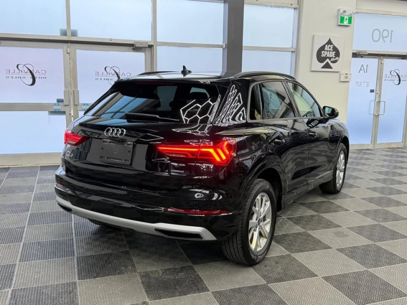 Audi Q3 * CARPLAY * PANO * CARFAX * АВТОКРЕДИТ * , снимка 3 - Автомобили и джипове - 53186878