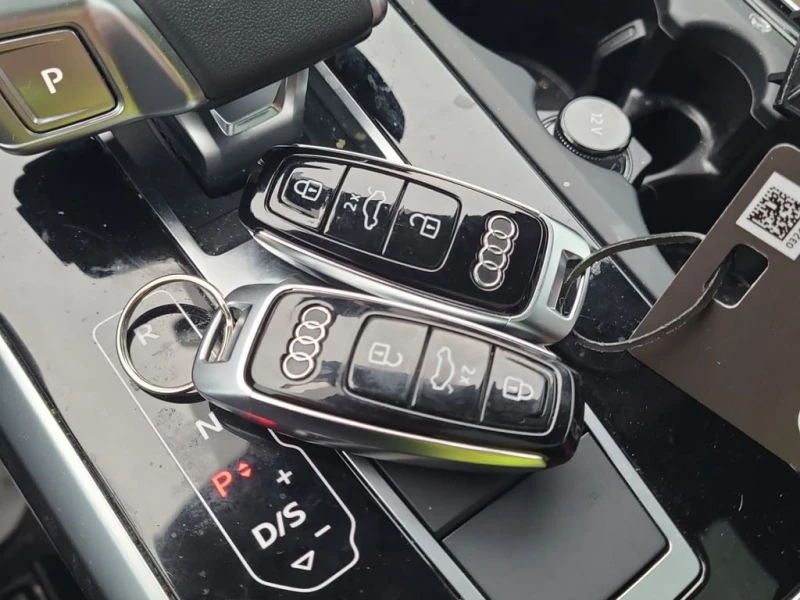 Audi Q7  PROGRESSIV / CARFAX /360/MATRIX/ОБДУХВАНЕ, снимка 8 - Автомобили и джипове - 53361735