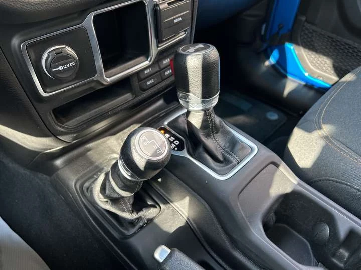 Jeep Wrangler Sport - изображение 10