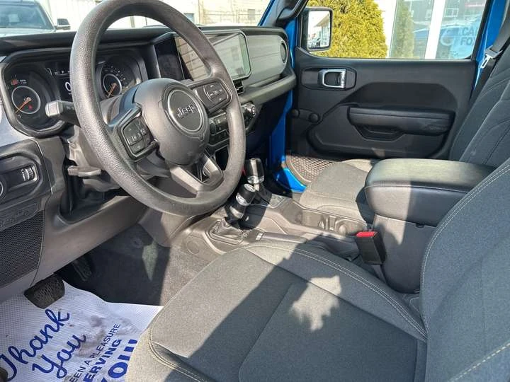 Jeep Wrangler Sport - изображение 6