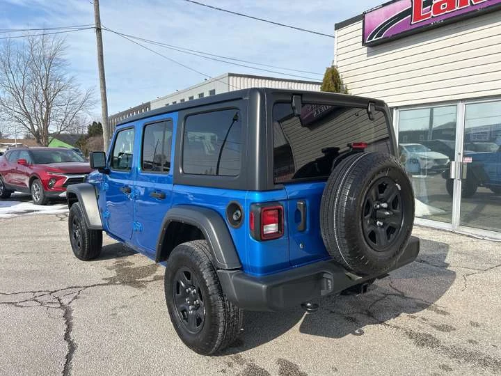 Jeep Wrangler Sport - изображение 3