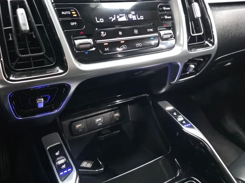 Kia Sorento Diesel 2.2 2Wd Noblesse, снимка 16 - Автомобили и джипове - 55749457
