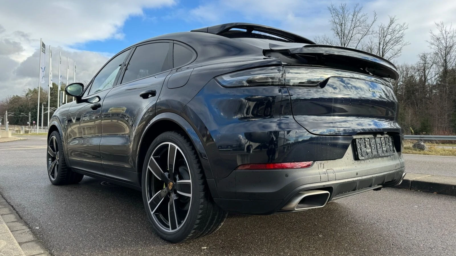 Porsche Cayenne COUPE E-HYBRID PANO LED - MATRIX 360 CAMERA  - изображение 4