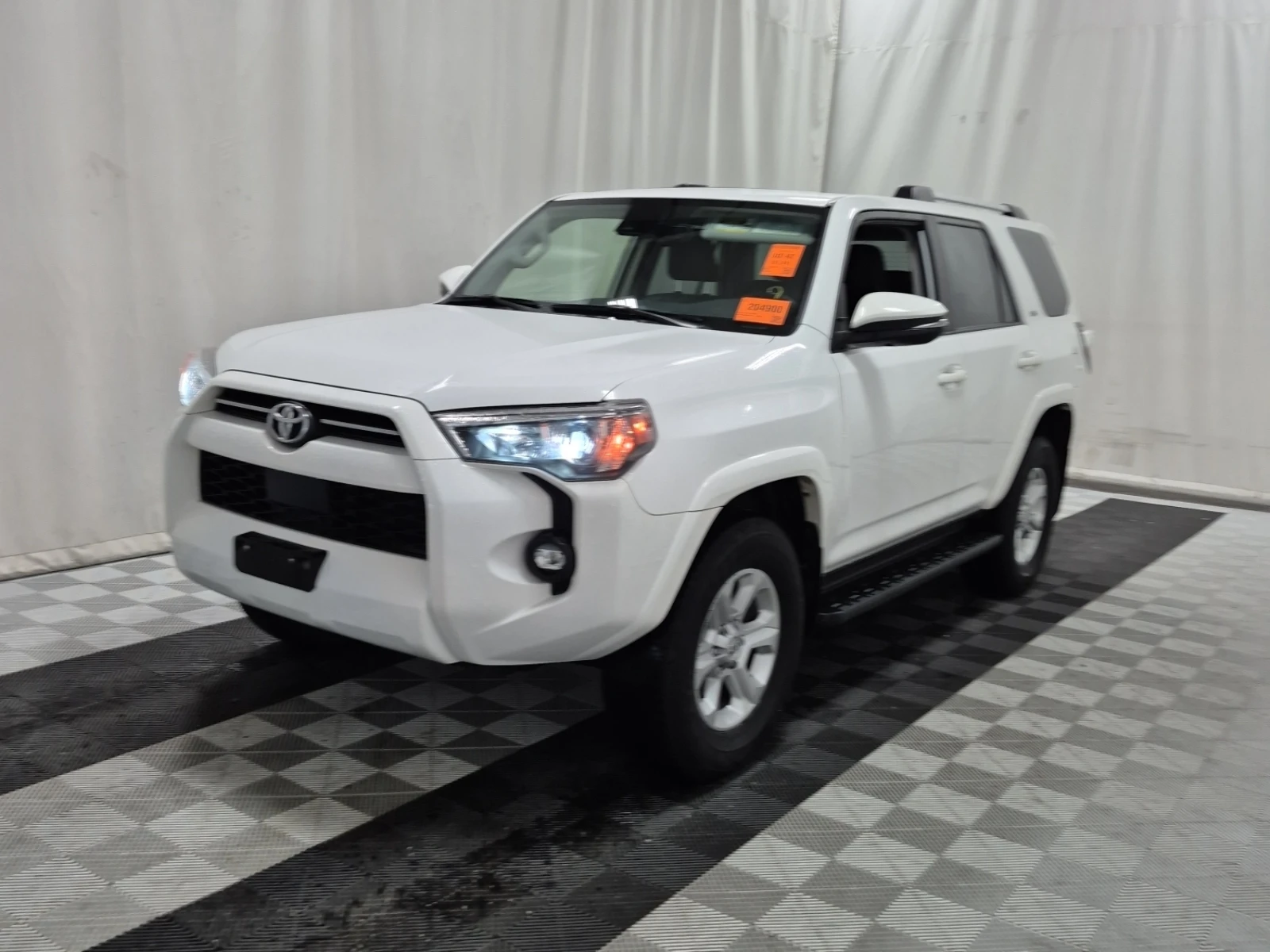 Toyota 4runner SR5 Premium 4WD - изображение 2
