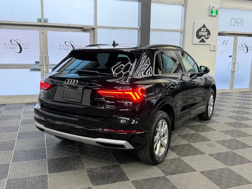 Audi Q3 * CARPLAY * PANO * CARFAX * АВТОКРЕДИТ *  - изображение 3