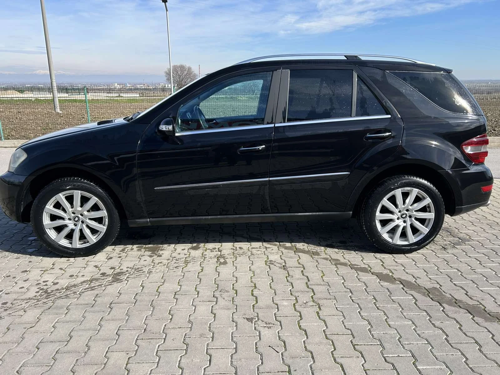 Mercedes-Benz ML 320, снимка 7 - Автомобили и джипове - 53595822