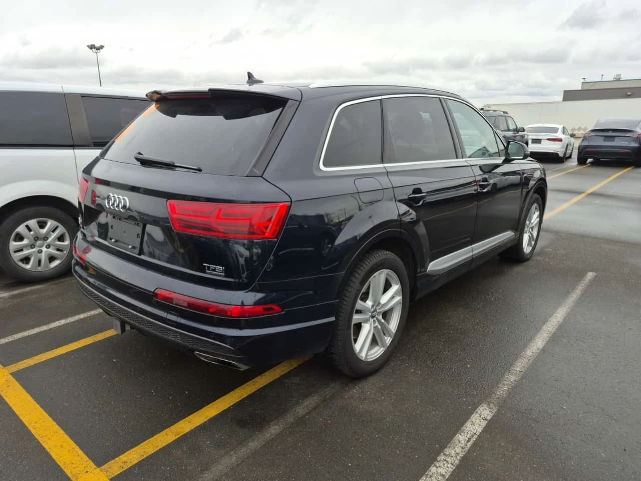 Audi Q7 PROGRESSIV 2.0T Quattro | PANO | 360  | ПОДГРЕВИ , снимка 3 - Автомобили и джипове - 53805451