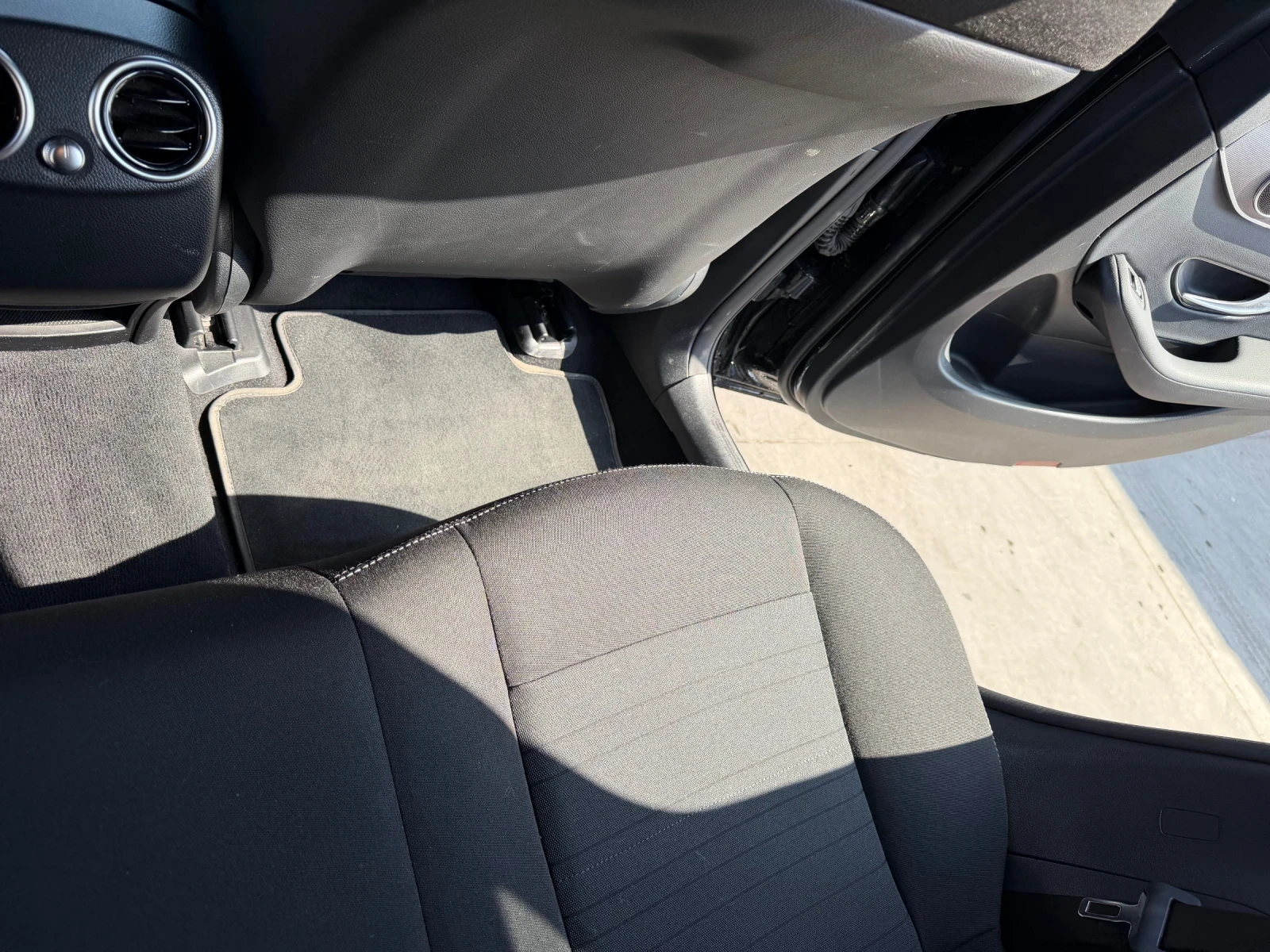 Mercedes-Benz EQC 400, снимка 11 - Автомобили и джипове - 53849285