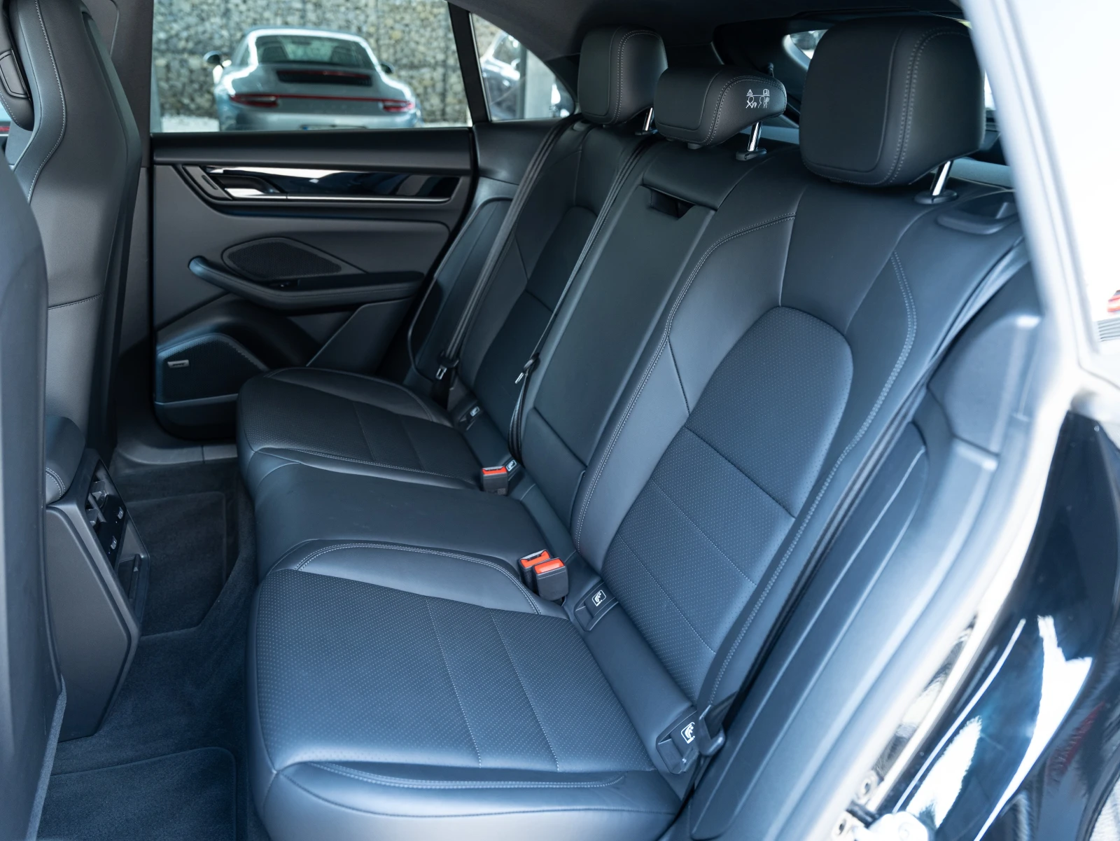 Porsche Macan 4, снимка 15 - Автомобили и джипове - 54229288