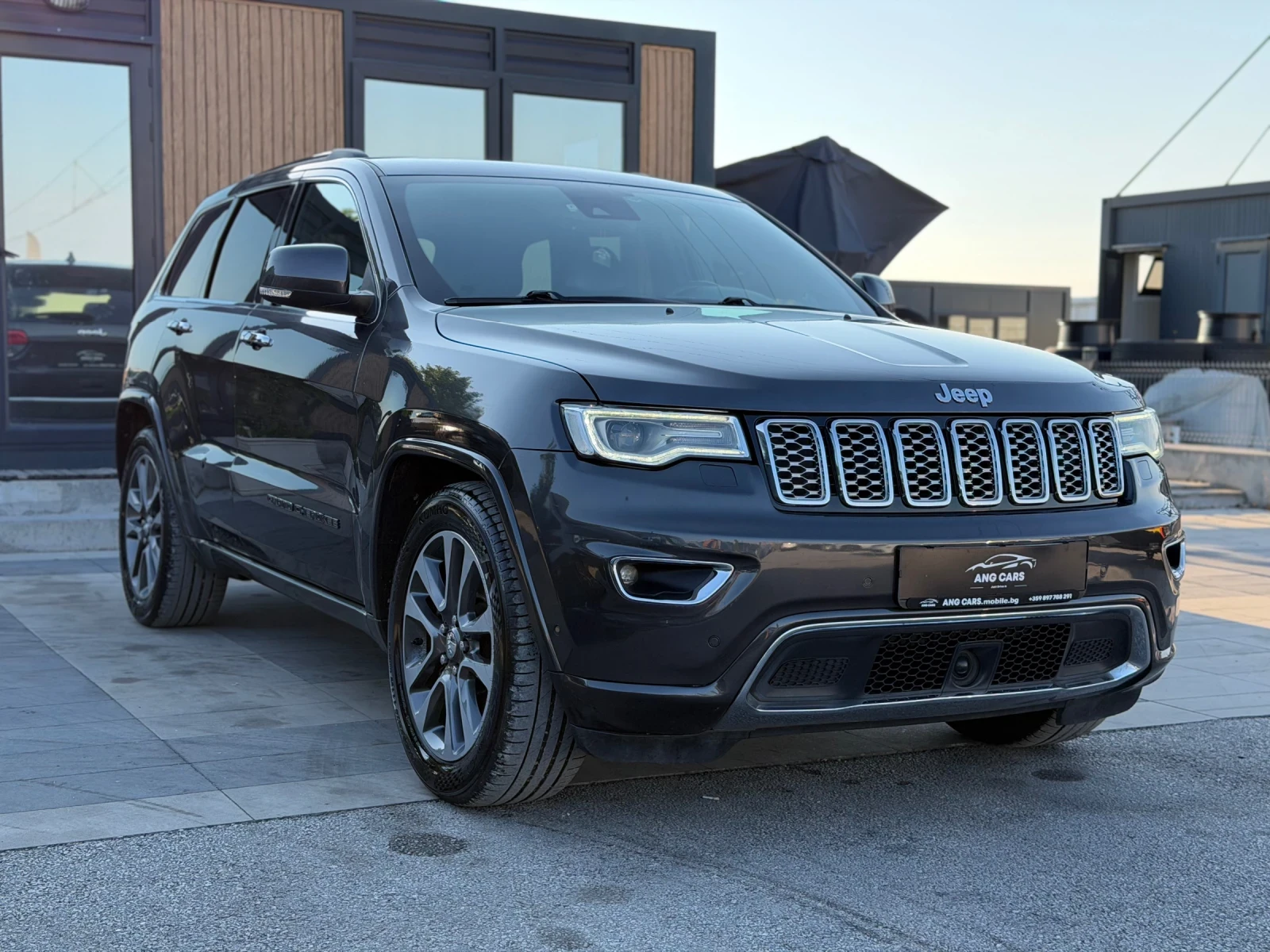 Jeep Grand cherokee * Overland* 2019г.* Facelift* , снимка 2 - Автомобили и джипове - 55630719