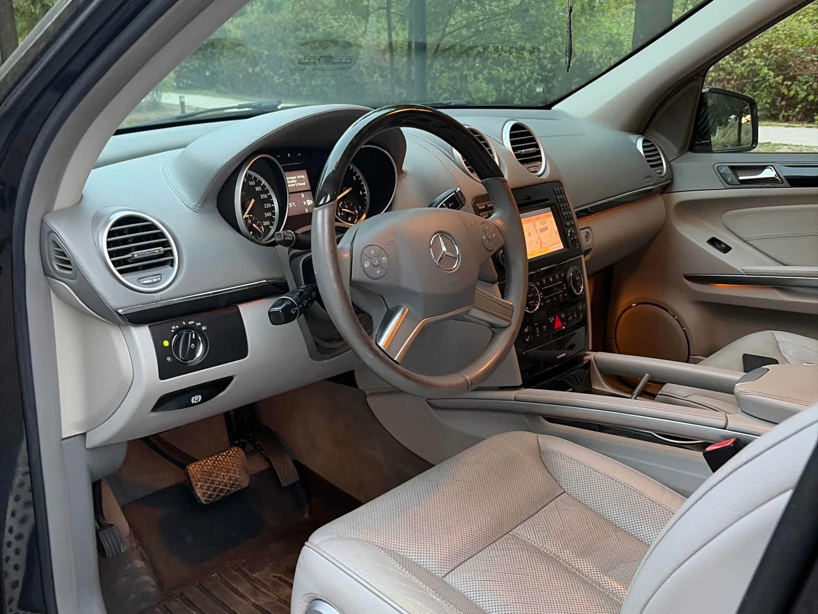 Mercedes-Benz GL 550 * АВТОКРЕДИТ БЕЗ ПЪРВОНАЧАЛНА ВНОСКА* , снимка 5 - Автомобили и джипове - 56057322
