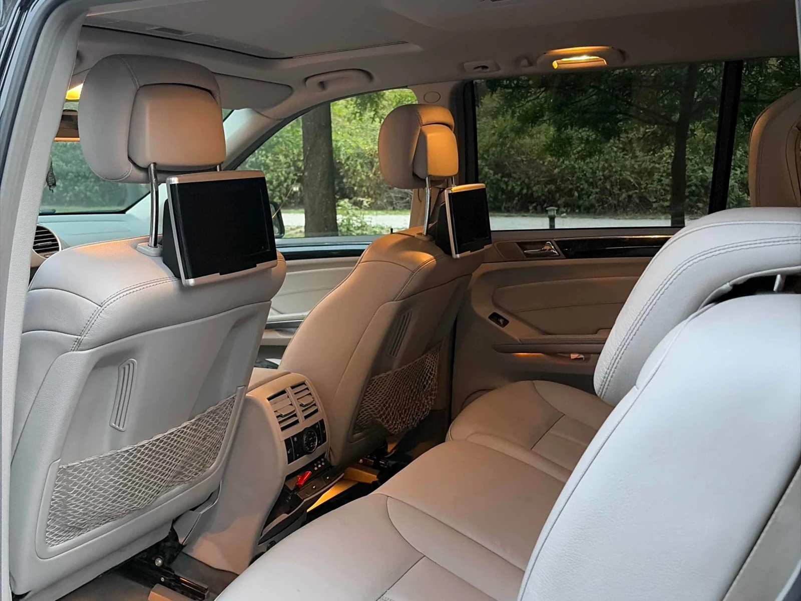 Mercedes-Benz GL 550 * АВТОКРЕДИТ БЕЗ ПЪРВОНАЧАЛНА ВНОСКА* , снимка 11 - Автомобили и джипове - 56057322