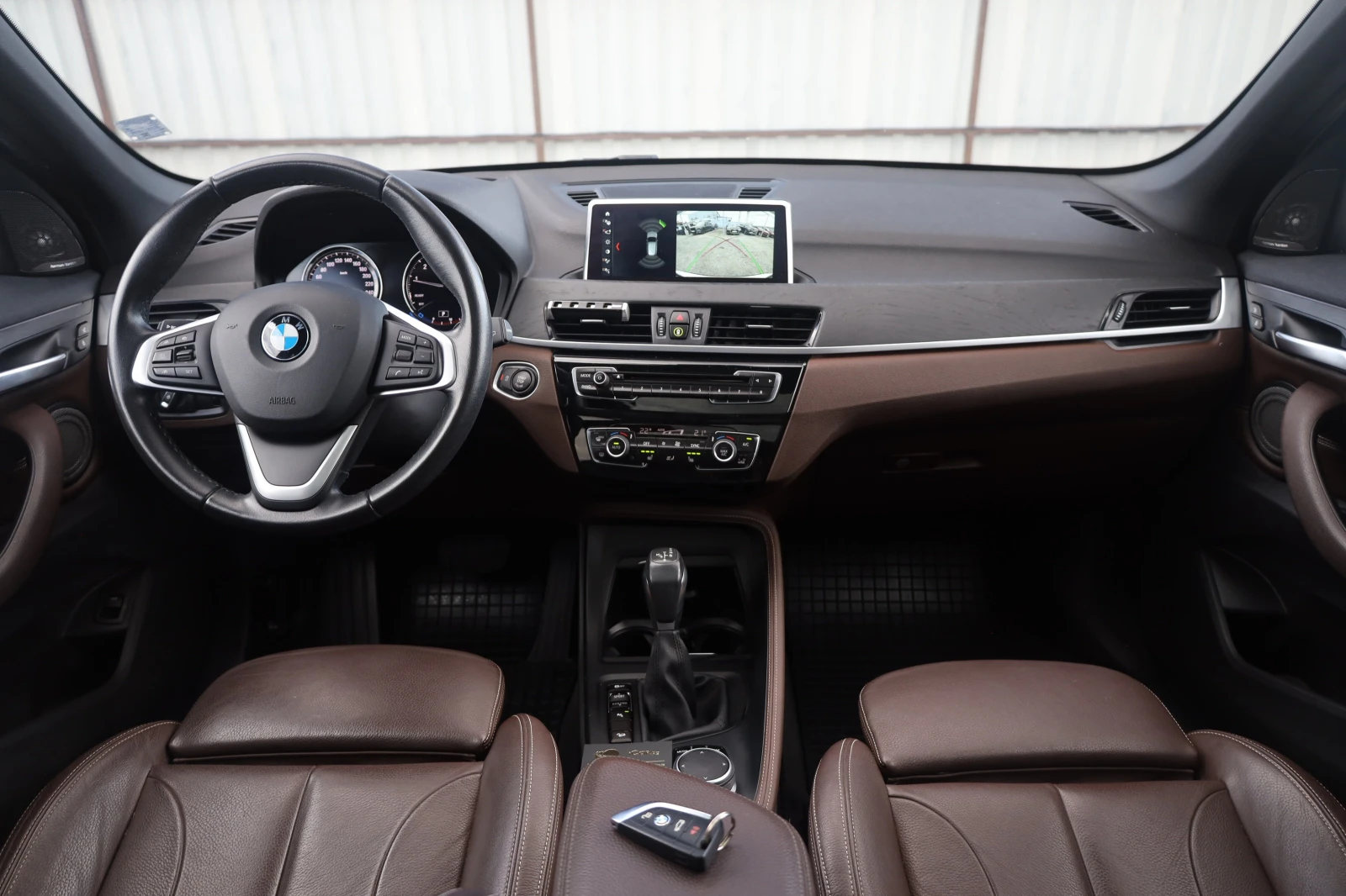 BMW X1 28i xDrive Distr Pano HarmanKardon Head-Up KAM SzH | Mobile.bg � ����������� 12
