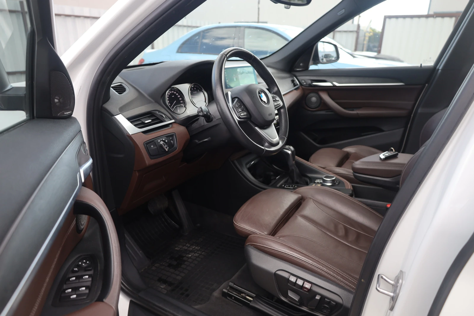 BMW X1 28i xDrive Distr Pano HarmanKardon Head-Up KAM SzH | Mobile.bg � ����������� 11